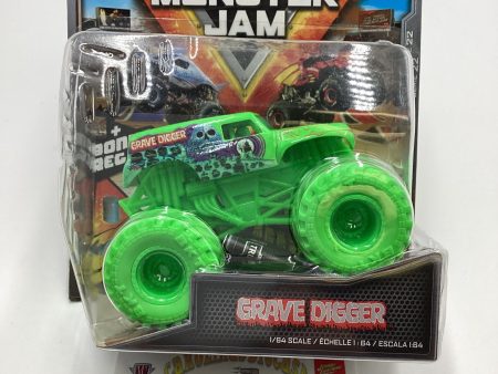 2022 Monster Jam Series 22 Grave Digger Green W Green Wheels 124D Fashion