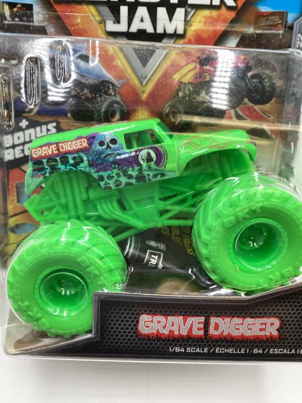 2022 Monster Jam Series 22 Grave Digger Green W Green Wheels 124D Fashion